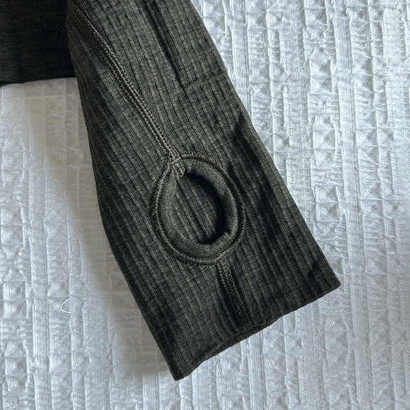 Lululemon long sleeve - Picture 3 of 3